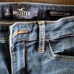 Hollister High Rise Super Skinny dark distressed jeans size 1L BUNDLE 2/$10